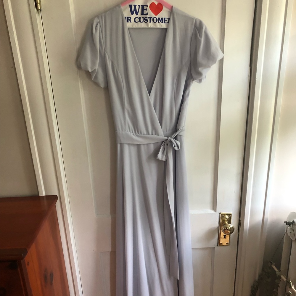 Gorgeous blue maxi dress w plunge neck & tie waist